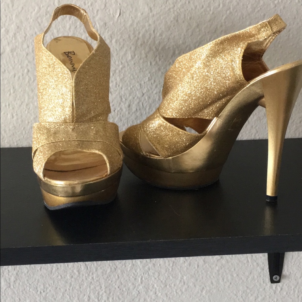 Gold sparkle heels